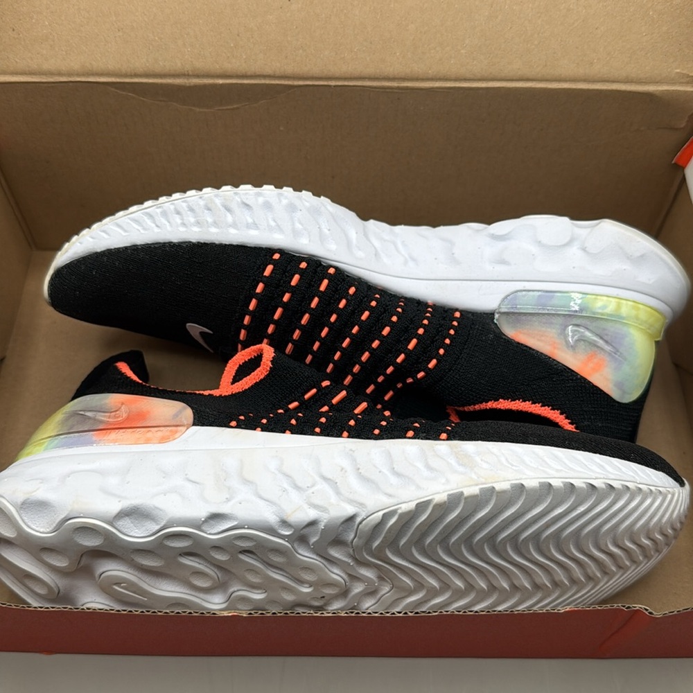 NWT! Nike React Phantom Run Flyknit 2 Sneakers Women’s 5 Neon Orange, Black - Picture 11 of 12